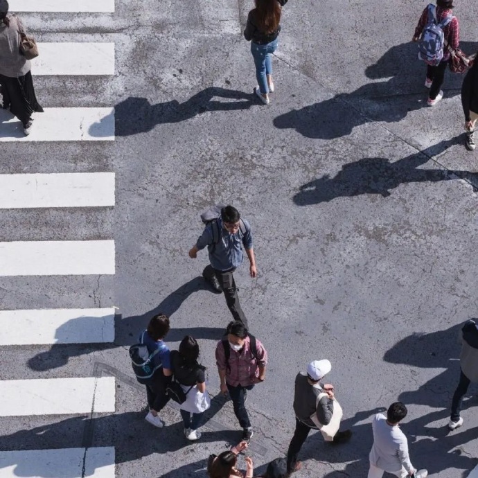 黑色系有艺术风的微信朋友圈背景图