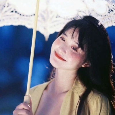 清纯又妩媚的高颜值女生微信头像