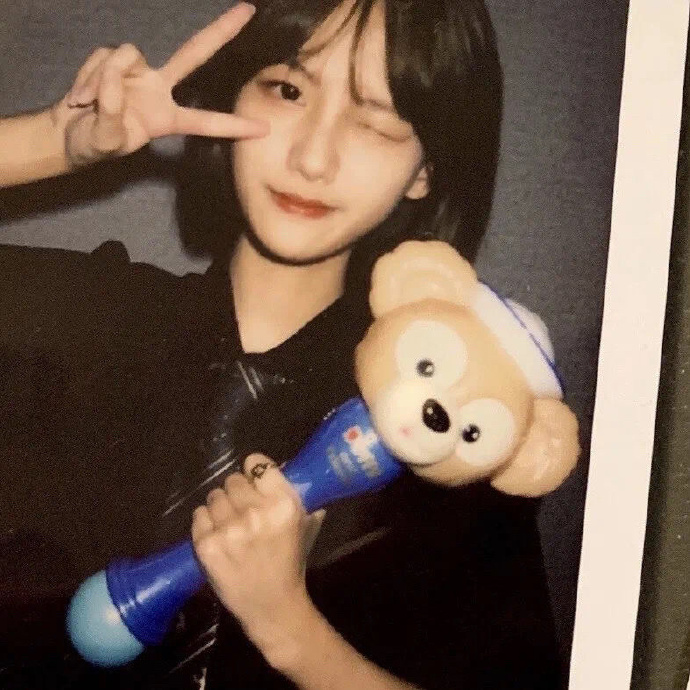 高冷自然女生微信头像