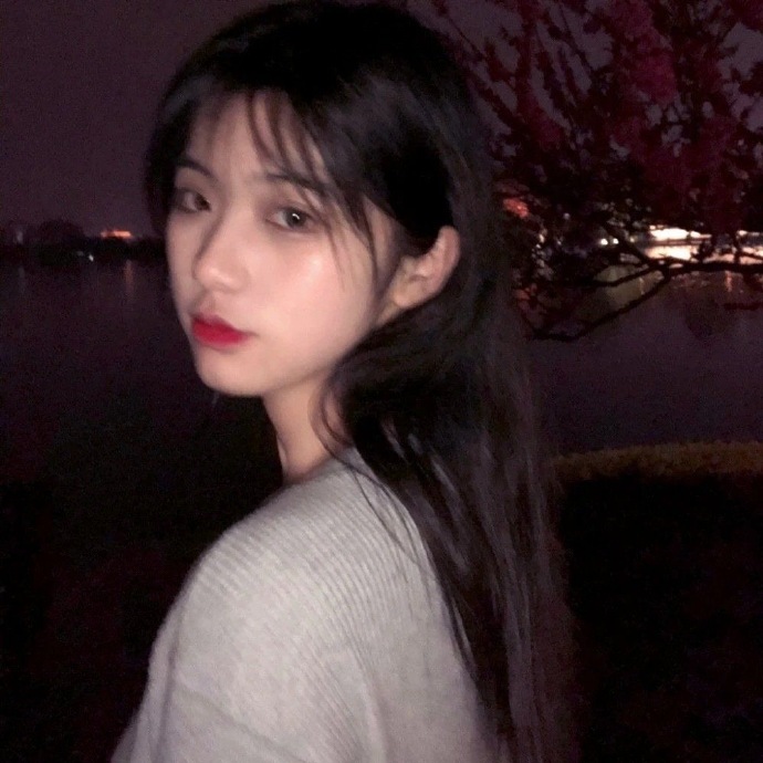 精致超美的女神复古微信头像