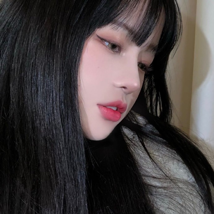 高颜值阳光女生微信头像