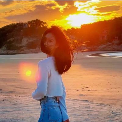 纯欲风精致女生头像