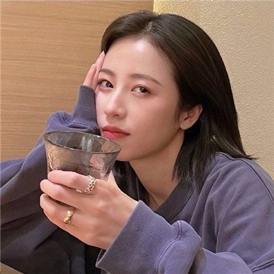 孩周雨彤气质头像