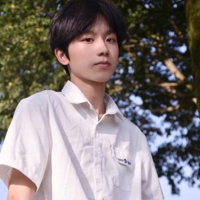 青春阳光大男孩微信头像