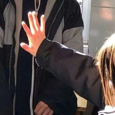 一左一右情侣部位微信头像