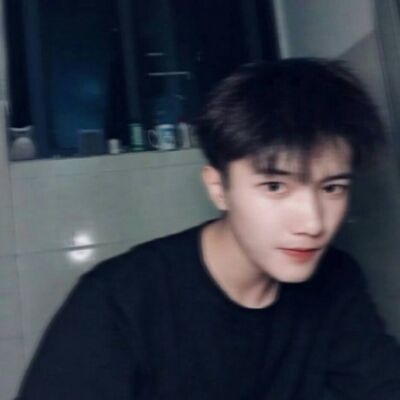 一眼就沦陷的男友力爆棚的男生微信头像