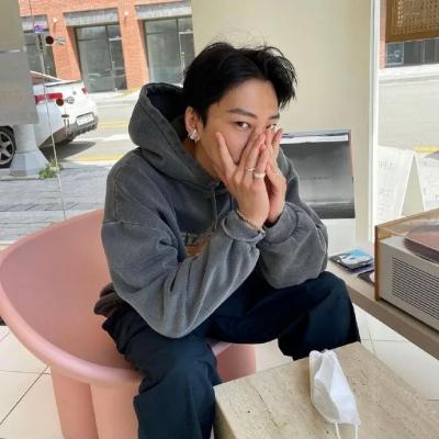 超酷的热门男生头像