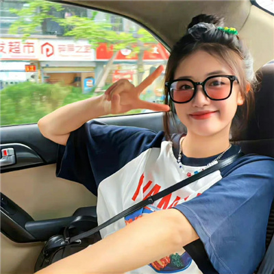 很清纯的真人系列很火的女头