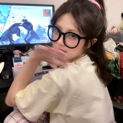 清纯萌系的可爱女生微信头像