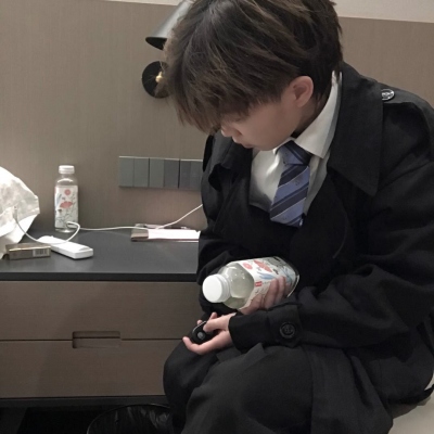 酷拽的霸气男生微信头像