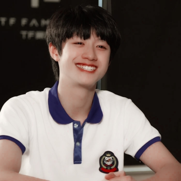 朱志鑫帅气微信头像