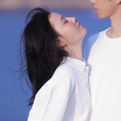 真人一人一半甜蜜情侣微信头像