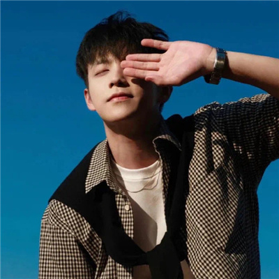 氛围感超级酷的精致男头