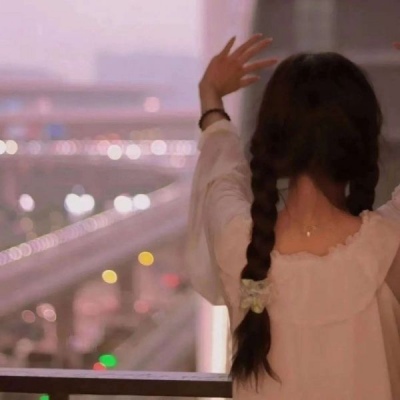 ins治愈系女生微信头像