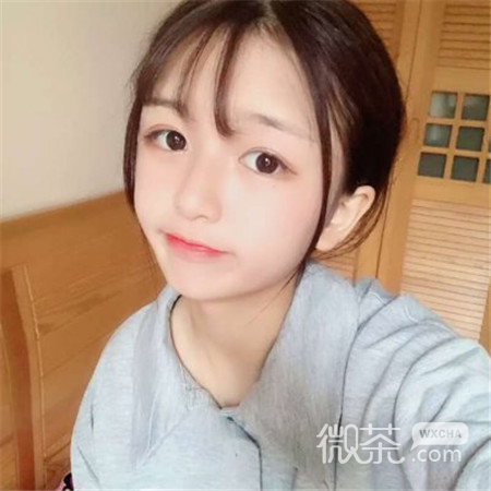 朋友圈背景图可爱呆萌女生
