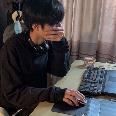 超拽帅气小伙男生微信头像