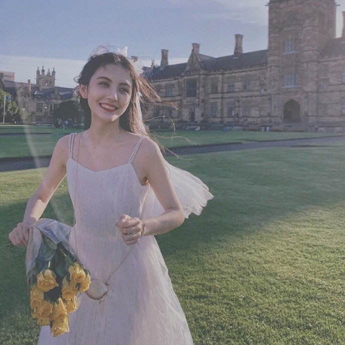 精致漂亮的女神微信头像