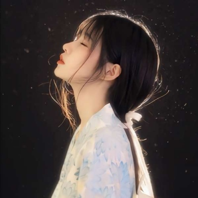 落入人间的天使女生绝美意境微信头像