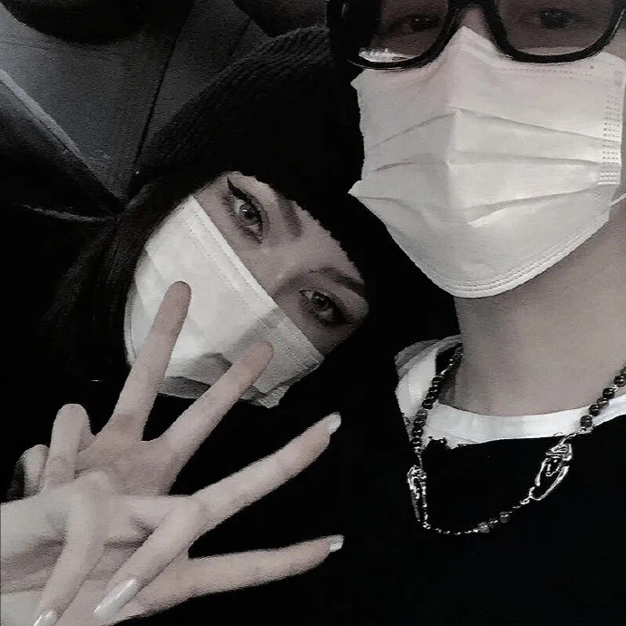 甜蜜低调的微信情侣头像