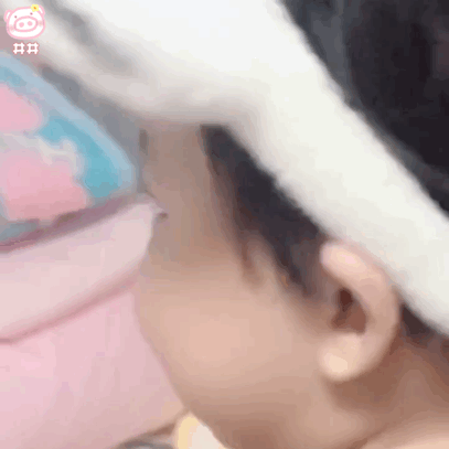 丸子妹小时候可爱微信表情包