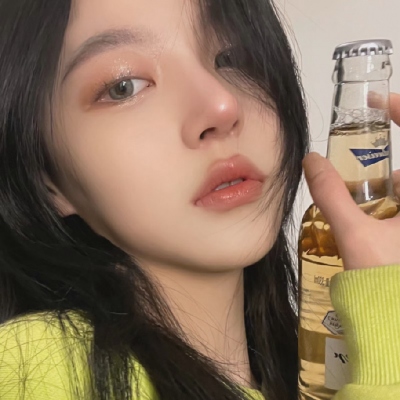 性感妩媚的小姐姐微信头像