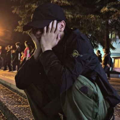 很酷很文艺范的男生微信头像