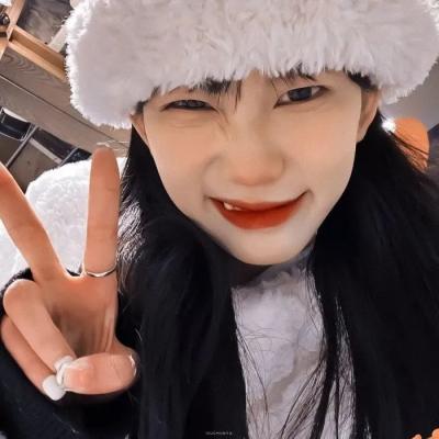 ins头像女冷淡清新头像