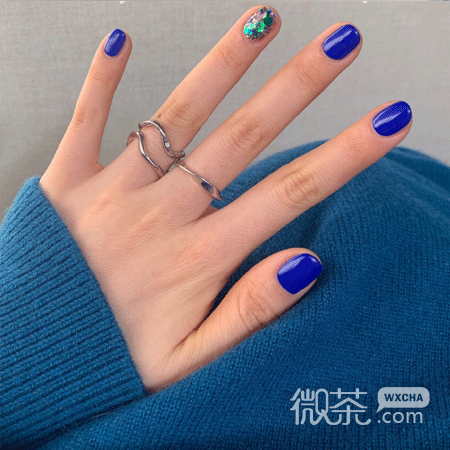 流行简约低调又好看的春日美甲