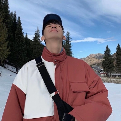 真人火爆帅气男生微信头像