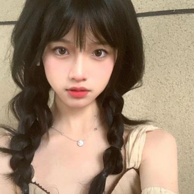 纯欲风精致女生头像