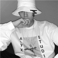 超酷的简单帅气黑白男生微信头像