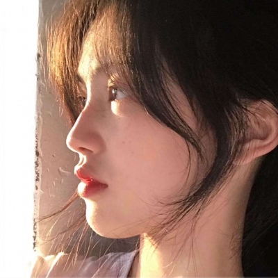 2021散落人间天使般温柔女生微信头像