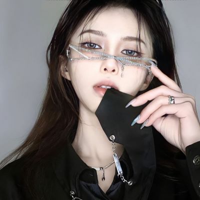 暗黑系超酷女生头像