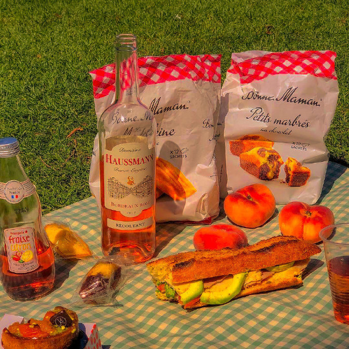 夏日郊游好看的聊天背景图