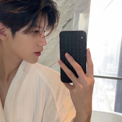 男生深沉的又比较忧郁的头像