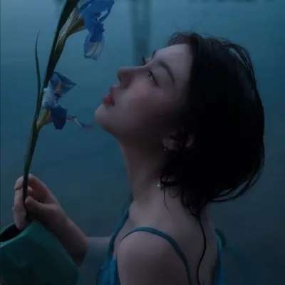 深色系让人抑郁伤感的微信头像