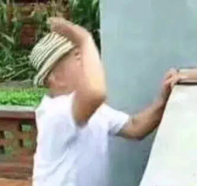 彰显家庭地位的沙雕情侣头像