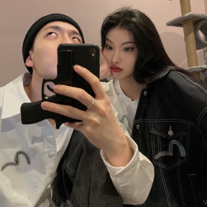 可永久使用的双人情侣微信头像