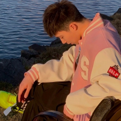 一人一半幸福甜蜜情侣微信头像