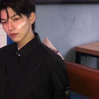 酷酷帅帅的男生微信头像