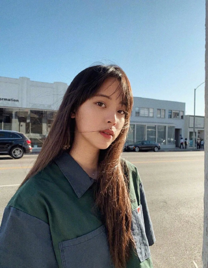 干净精致有气质的女生微信头像