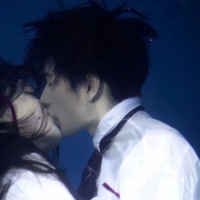 甜蜜幸福的真人情侣微信头像