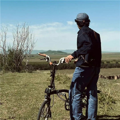 超级优质的氛围感十足的背影男头