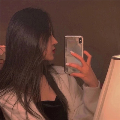 气质冷艳的欧美风女生霸气头像
