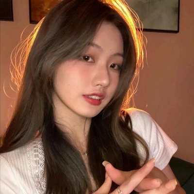 精致又洋气的好看女生头像