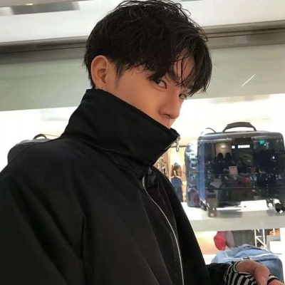 冷酷帅气真人霸气男生微信头像