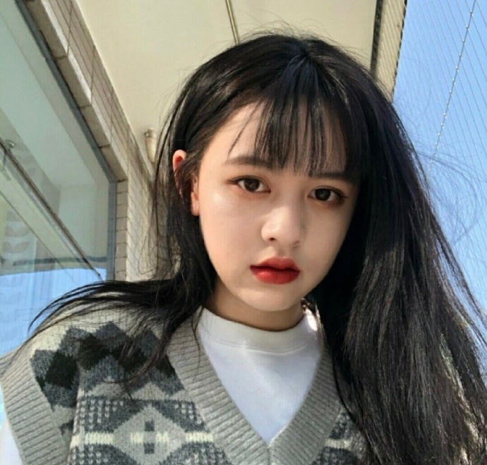 可爱卖萌的美少女微信头像