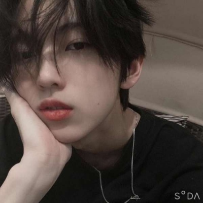 很丧很伤的男生微信头像