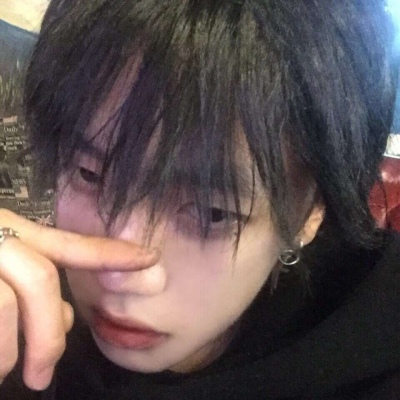 超拽帅气小伙男生微信头像