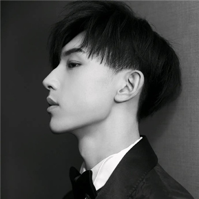 黑白系超酷超的帅气男生头像